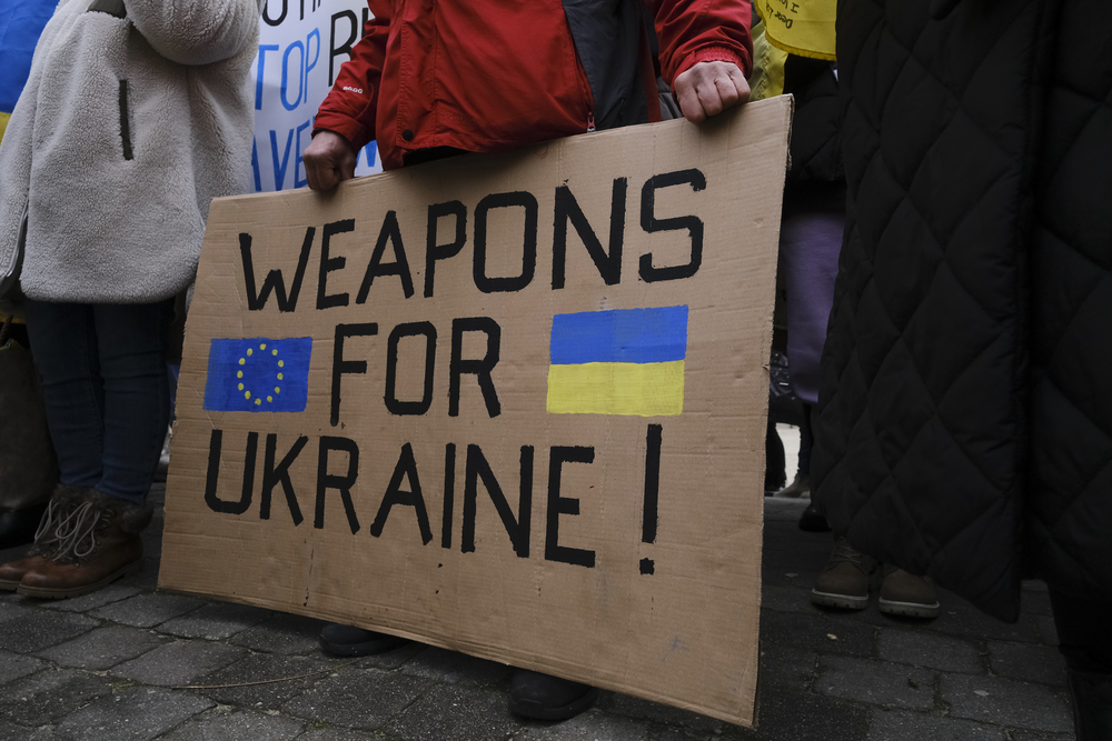 As Russia Bombs Cities, Ukraine War Hawks Target Windows